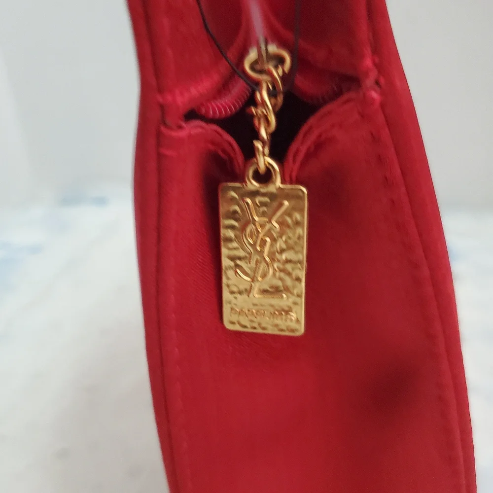 Yves Saint Laurent Parfums Cosmet case. - Picture 6 of 12